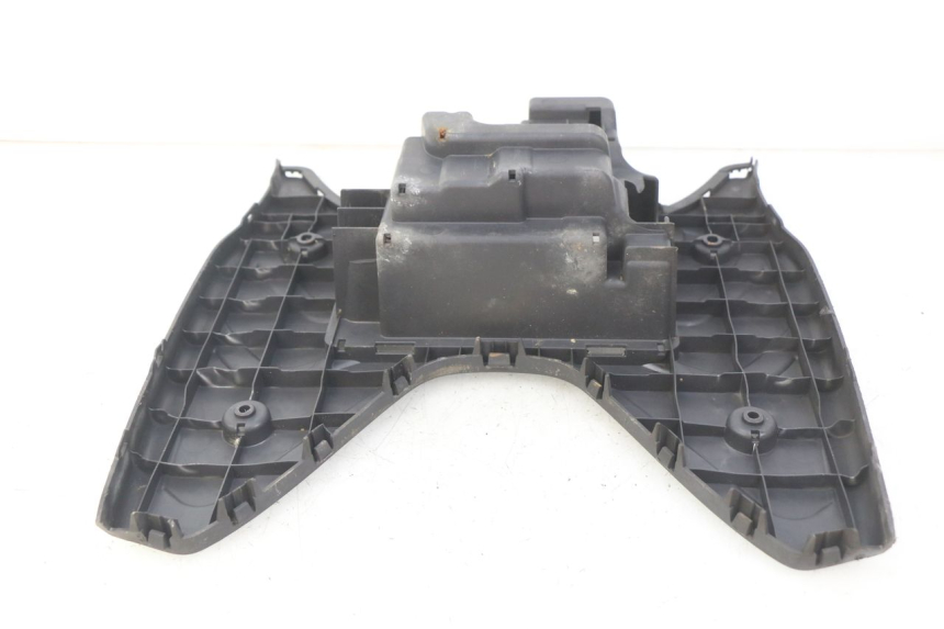 photo de FOOTREST SUZUKI SIXTEEN 125 (2008 - 2010) - Zoom on usage condition