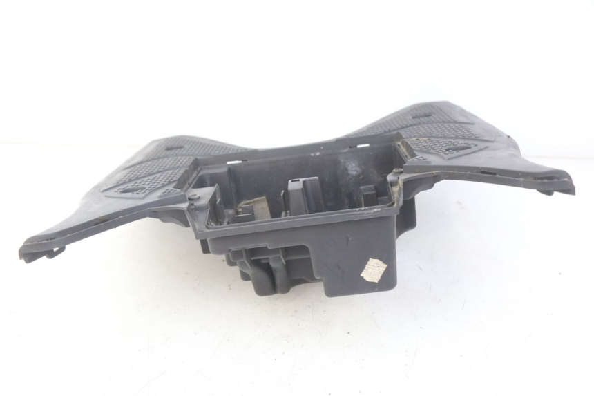 photo de FOOTREST SUZUKI SIXTEEN 125 (2008 - 2010) - Fixing points details