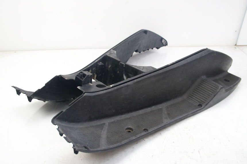 photo de FOOTREST MBK SKYLINER 125 (1998 - 2001) - Technical close-up