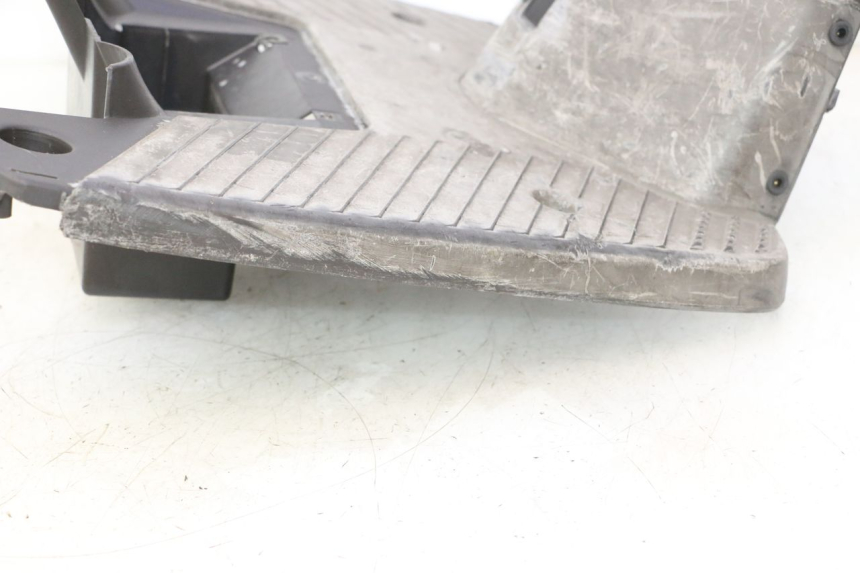 photo de FLOOR PANEL YAMAHA SLIDER 50 (1999 - 2004) - Distinctive features