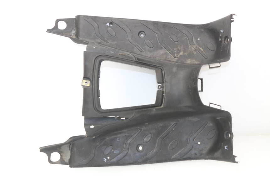 photo de FLOOR PANEL PEUGEOT SPEEDFIGHT LC 50 (1996 - 2002) - Focus on structure