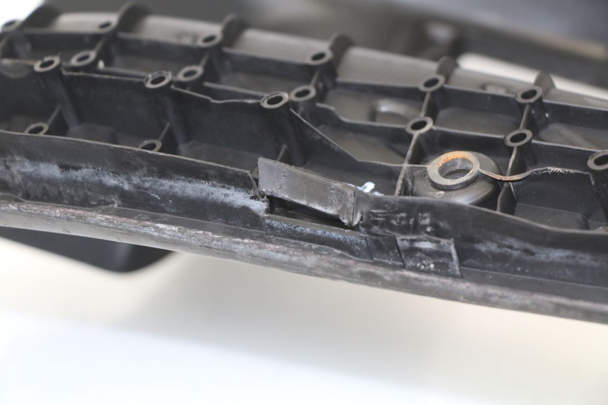 photo de FLOOR PANEL PEUGEOT SPEEDFIGHT LC 50 (1996 - 2002) - Fixing points details