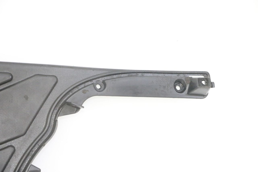 photo de FLOOR PANEL APRILIA SR 2T 50 (2018 - 2022) - Distinctive features