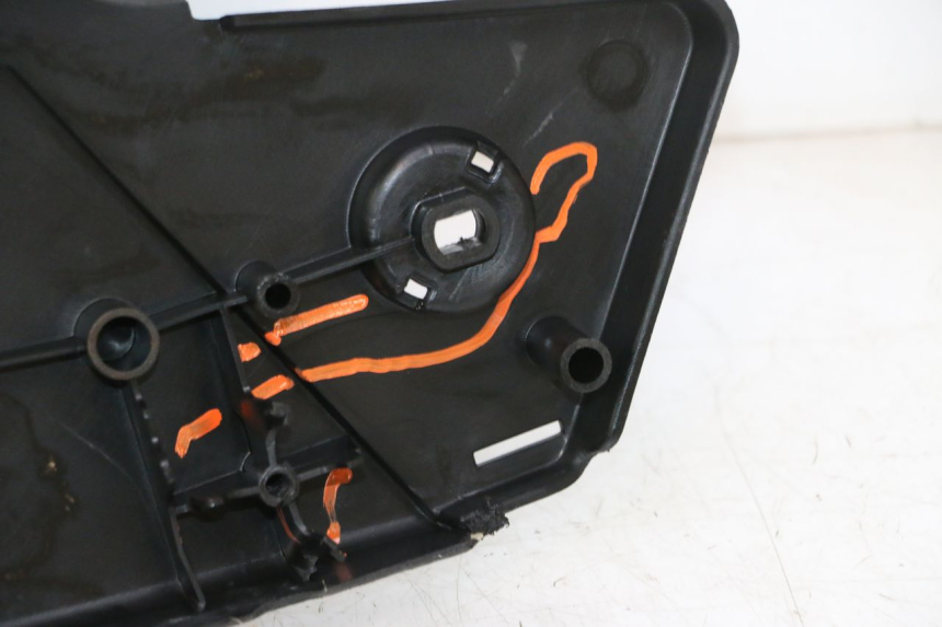 photo de FLOOR PANEL MBK STUNT NAKED 50 (2004 - 2018) - Surface and material condition