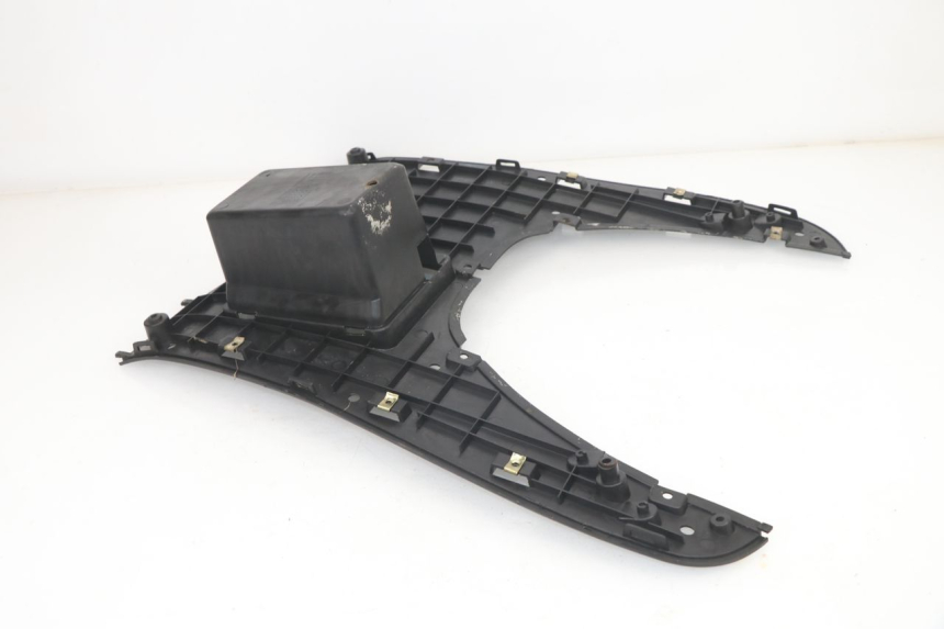 photo de FLOOR PANEL PEUGEOT SUM UP 125 (2008 - 2013) - Zoom on usage condition