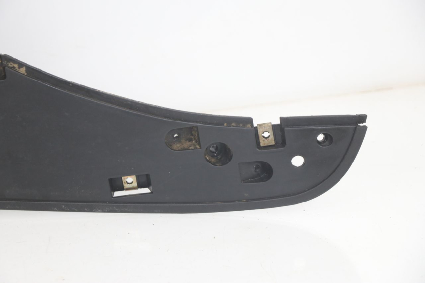 photo de FLOOR PANEL PEUGEOT SUM UP 125 (2008 - 2013) - Surface and material condition