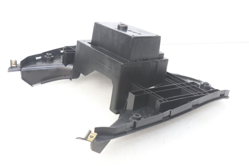 photo de FLOOR PANEL KYMCO SUPER 8 4T 50 (2018 - 2020) - Technical close-up