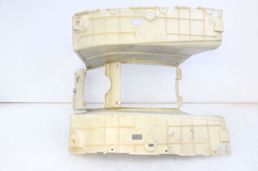 photo de FLOOR PANEL PIAGGIO SUPER LX 125 (2000 - 2003) - Fixing points details