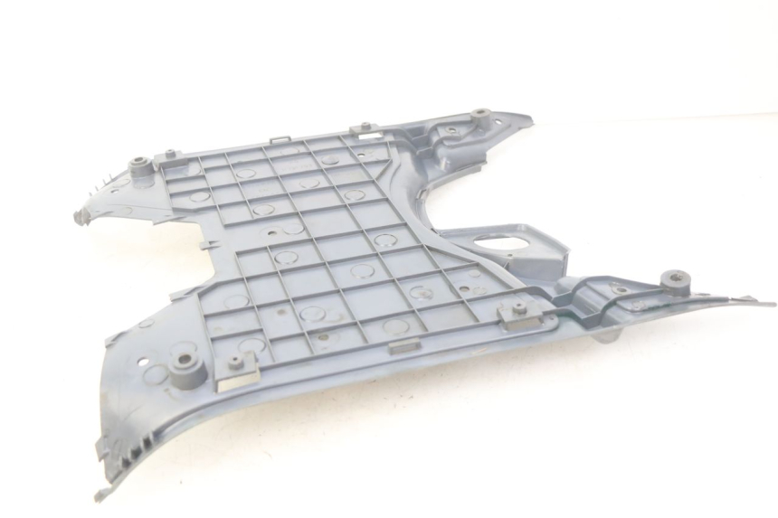 photo de FOOTREST PEUGEOT SV 125 (1991 - 1994) - Fixing points details