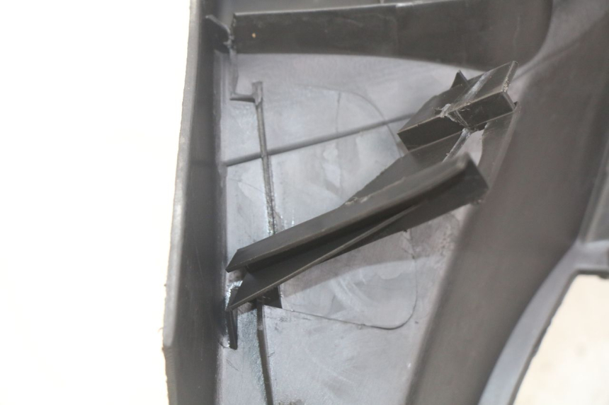 photo de FOOTREST PEUGEOT TWEET 4T 50 (2010 - 2014) - Fixing points details