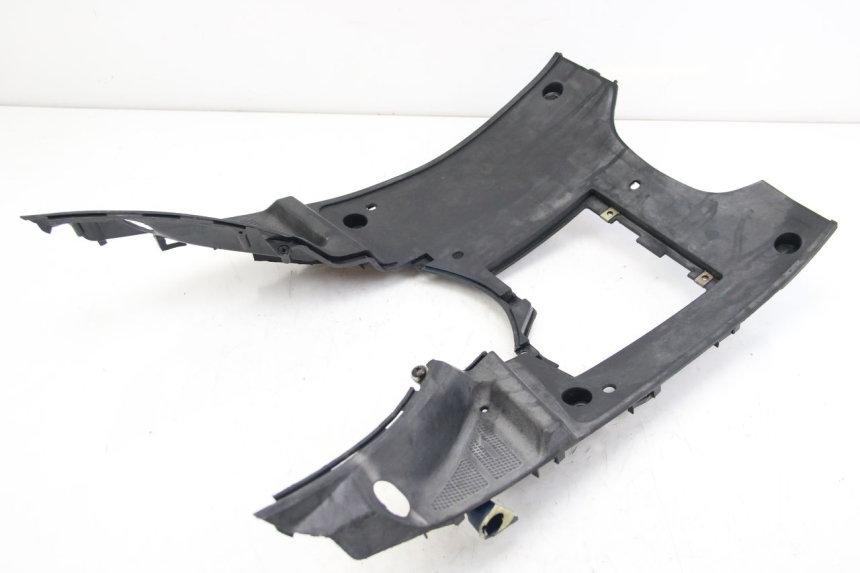 photo de FOOTREST PEUGEOT V-CLIC VCLIC 50 (2007 - 2013) - Fixing points details