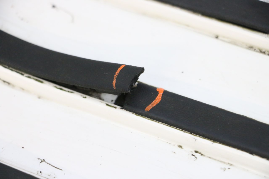 photo de FLOOR PANEL PIAGGIO VESPA GTS SUPER IE 125 (2009 - 2016) - Alternative angle