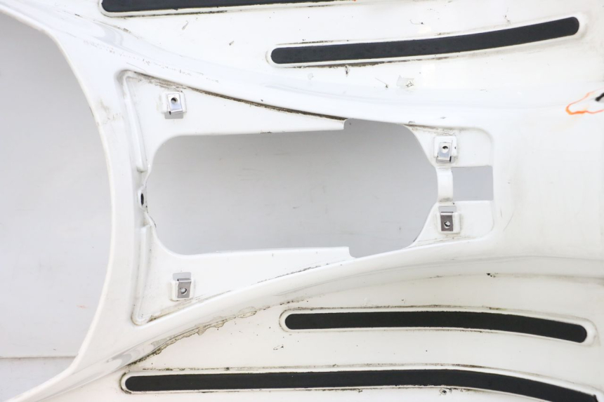 photo de FLOOR PANEL PIAGGIO VESPA GTS SUPER IE 125 (2009 - 2016) - Checked used part