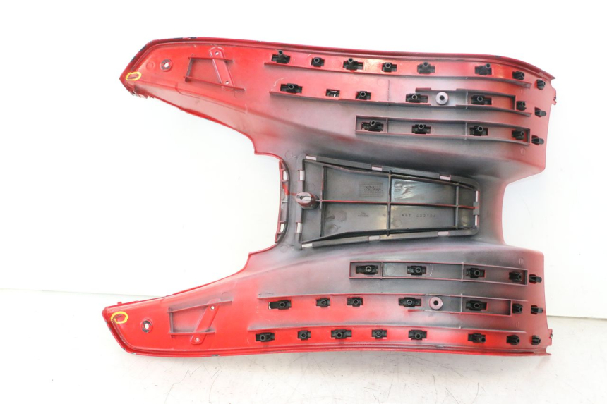 photo de FOOTREST PIAGGIO VESPA S 2T 50 (2007 - 2014) - Surface and material condition