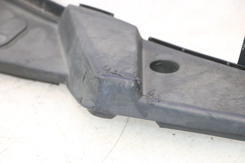 photo de FOOTREST PEUGEOT VIVACITY NEW 2T 50 (2008 - 2017) - Focus on structure