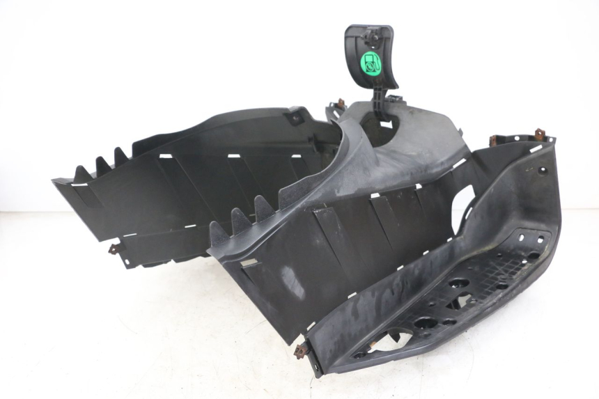 photo de FOOTREST YAMAHA X-MAX XMAX 250 (2006 - 2009) - Fixing points details