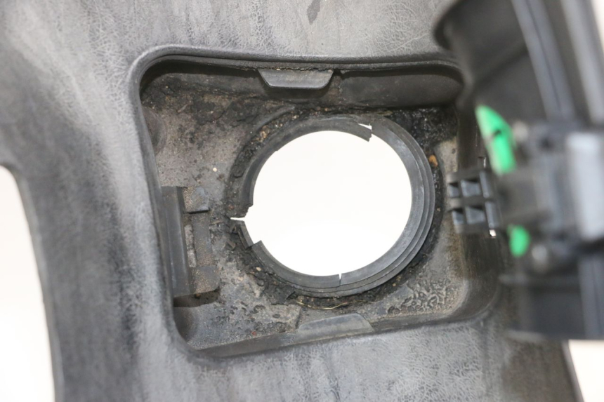 photo de FOOTREST YAMAHA XMAX X-MAX 125 (2006 - 2009) - Distinctive features