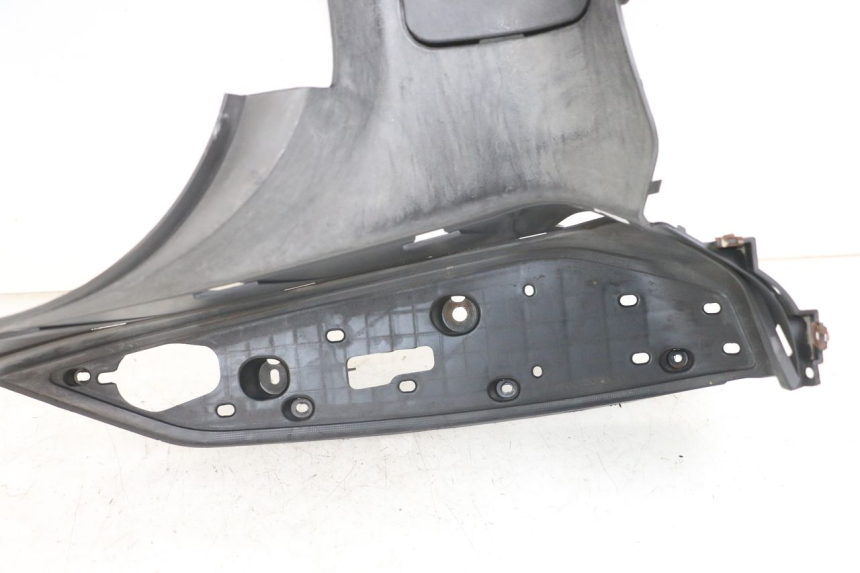photo de FOOTREST YAMAHA XMAX X-MAX 125 (2006 - 2009) - High-resolution close-up