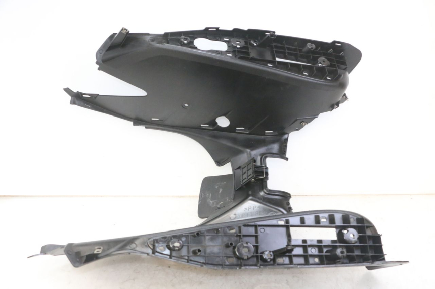 photo de FOOTREST YAMAHA X-MAX XMAX 125 (2010 - 2013) - Zoom on usage condition