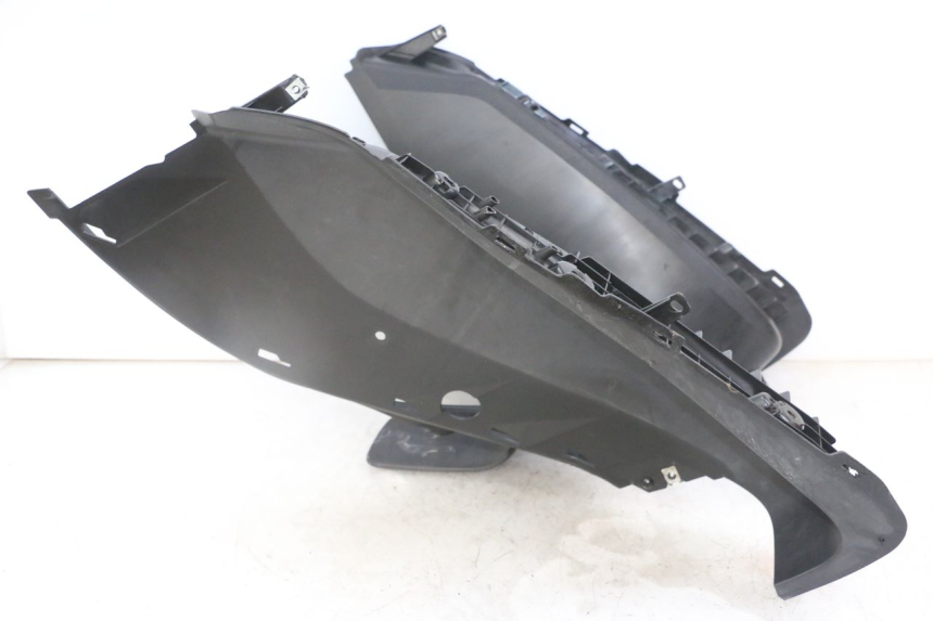 photo de FOOTREST YAMAHA X-MAX XMAX 125 (2010 - 2013) - Alternative perspective