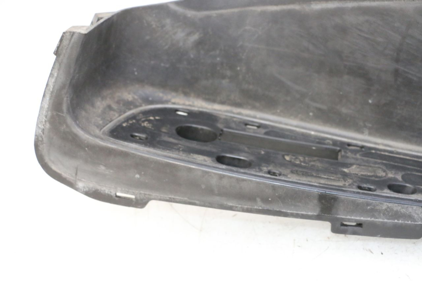 photo de FOOTREST YAMAHA X-MAX XMAX 125 (2010 - 2013) - Detailed visual inspection