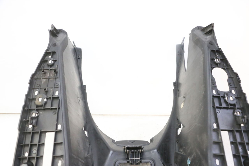 photo de FOOTREST YAMAHA X-MAX XMAX 125 (2010 - 2013) - Alternative perspective