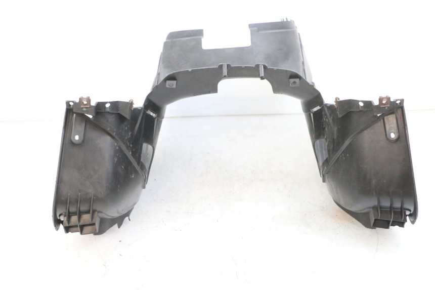 photo de FOOTREST YAMAHA XMAX X-MAX 125 (2006 - 2009) - Fixing points details