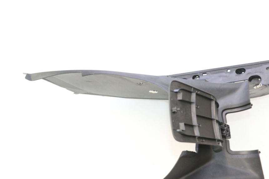 photo de FOOTREST YAMAHA X-MAX XMAX 125 (2010 - 2013) - Technical close-up