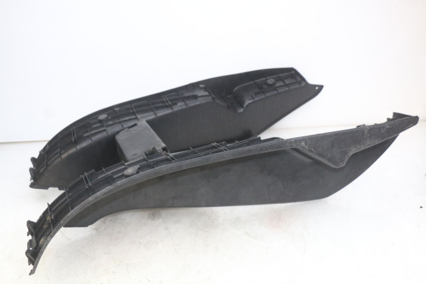 photo de FOOTREST YAMAHA YP MAJESTY 125 (1998 - 2001) - Zoom on usage condition