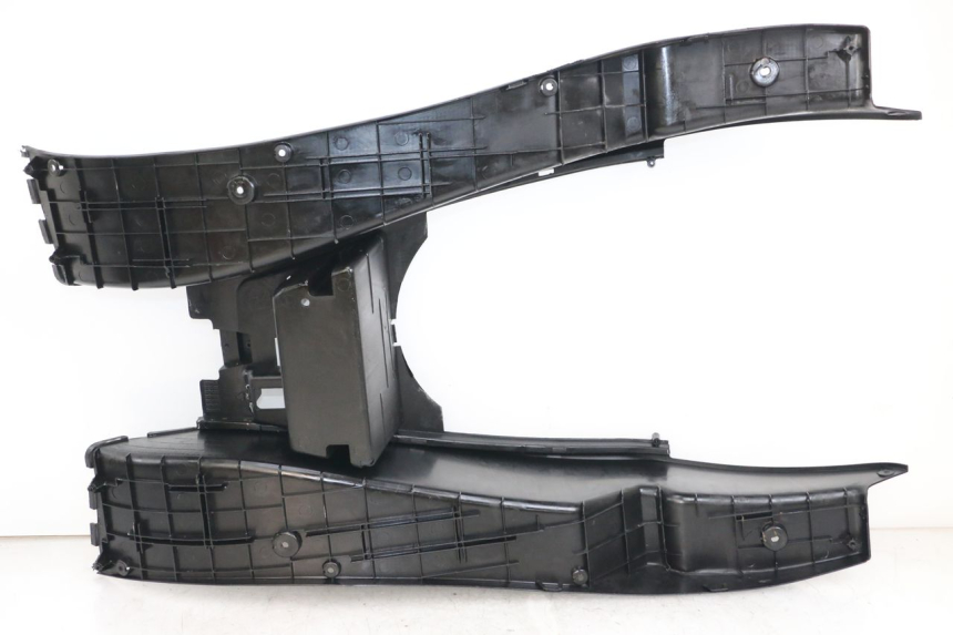 photo de FLOOR PANEL YAMAHA YP MAJESTY 125 (2002 - 2006) - Surface and material condition