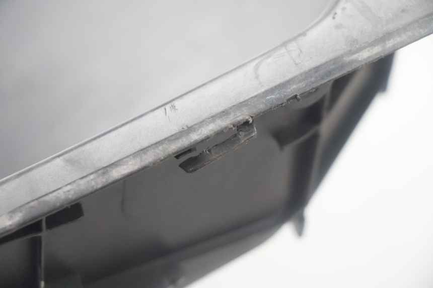 photo de FLOOR PANEL YAMAHA YP MAJESTY 125 (2007 - 2010) - High-resolution close-up