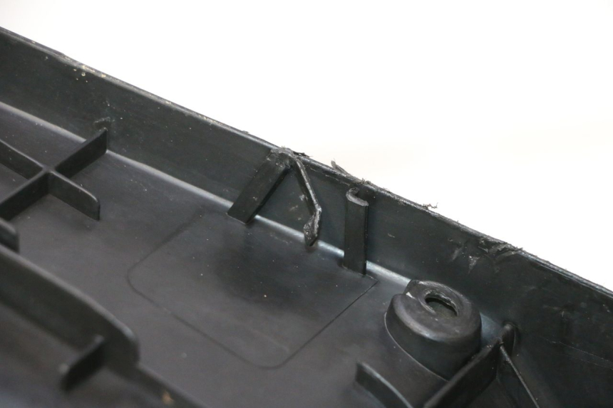 photo de FLOOR PANEL YAMAHA YP MAJESTY 125 (2002 - 2006) - Component detail