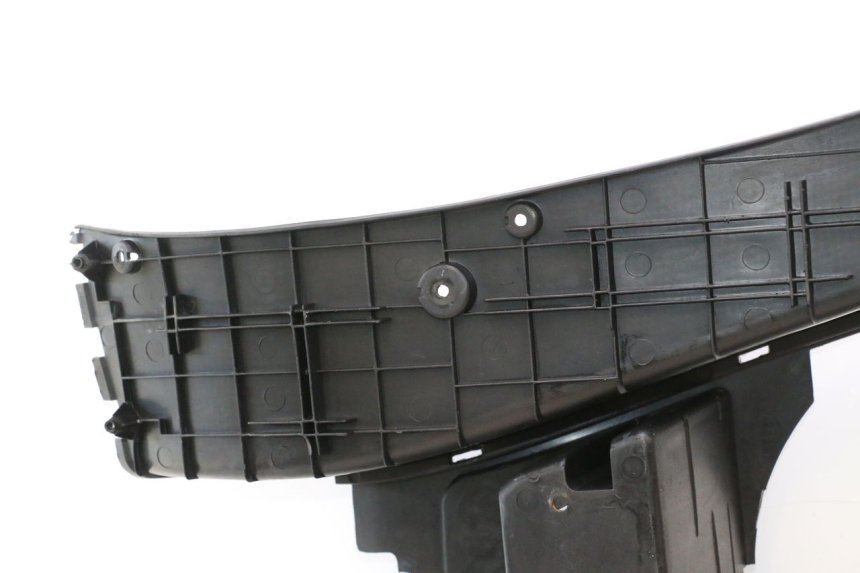 photo de FLOOR PANEL YAMAHA YP MAJESTY 125 (2002 - 2006) - Additional view of the item