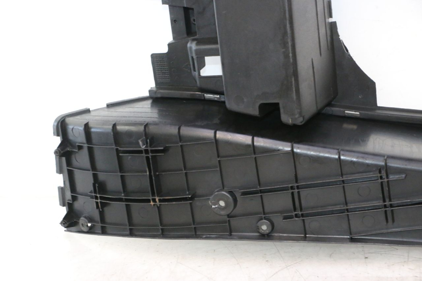 photo de FLOOR PANEL YAMAHA YP MAJESTY 125 (2002 - 2006) - Distinctive features