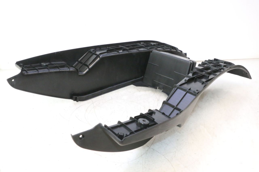 photo de FLOOR PANEL YAMAHA YP MAJESTY 125 (2002 - 2006) - Focus on structure