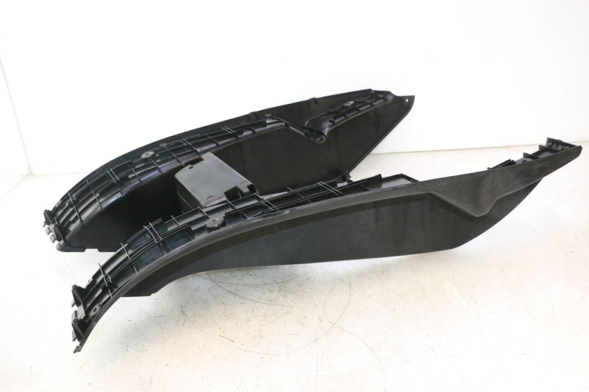photo de FLOOR PANEL YAMAHA YP MAJESTY 125 (2002 - 2006) - Spare part profile view