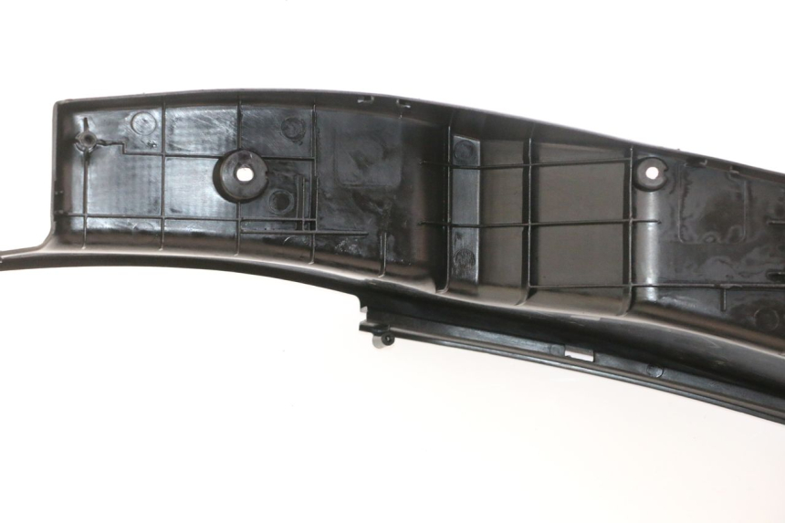 photo de FLOOR PANEL YAMAHA YP MAJESTY 125 (2002 - 2006) - Fixing points details