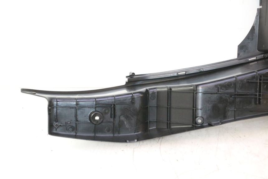photo de FLOOR PANEL YAMAHA YP MAJESTY 125 (2002 - 2006) - Surface and material condition