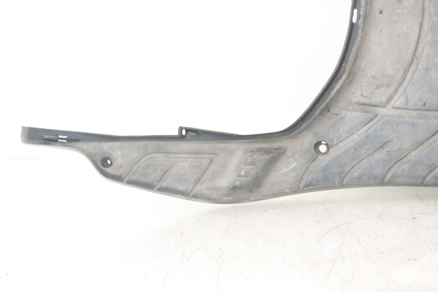 photo de FLOOR PANEL PIAGGIO ZIP 4T 50 (2006 - 2017) - Detailed visual inspection