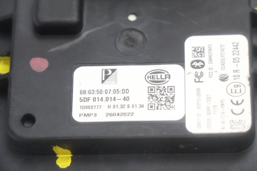 photo de INTERFACE MODULE PIAGGIO MP3 HPE 530 (2022 - 2026) - Technical close-up