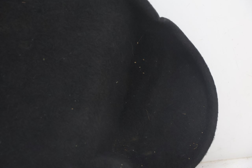 photo de UNDERSEAT CARPET HONDA FJS SILVER WING SILVERWING 400 (2005 - 2008) - Technical close-up