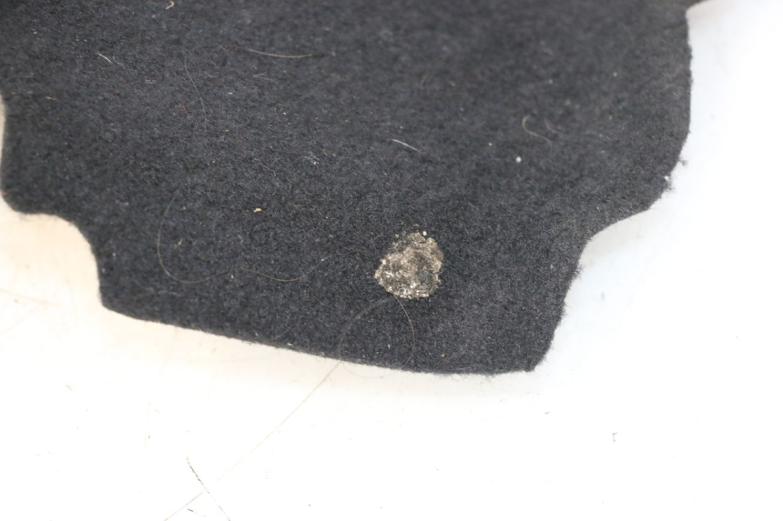 photo de UNDERSEAT CARPET PIAGGIO MP3 500 (2016 - 2018) - Zoom on usage condition