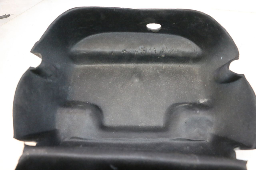 photo de UNDERSEAT CARPET PEUGEOT SATELIS COMPRESSOR K15 125 (2006 - 2009) - Component detail