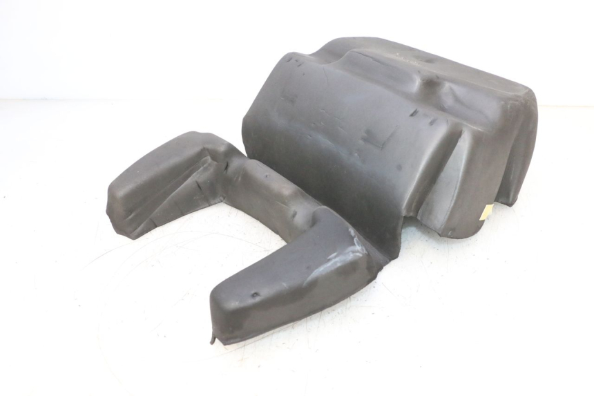 photo de UNDERSEAT CARPET PEUGEOT SATELIS COMPRESSOR K15 125 (2006 - 2009) - Zoom on usage condition