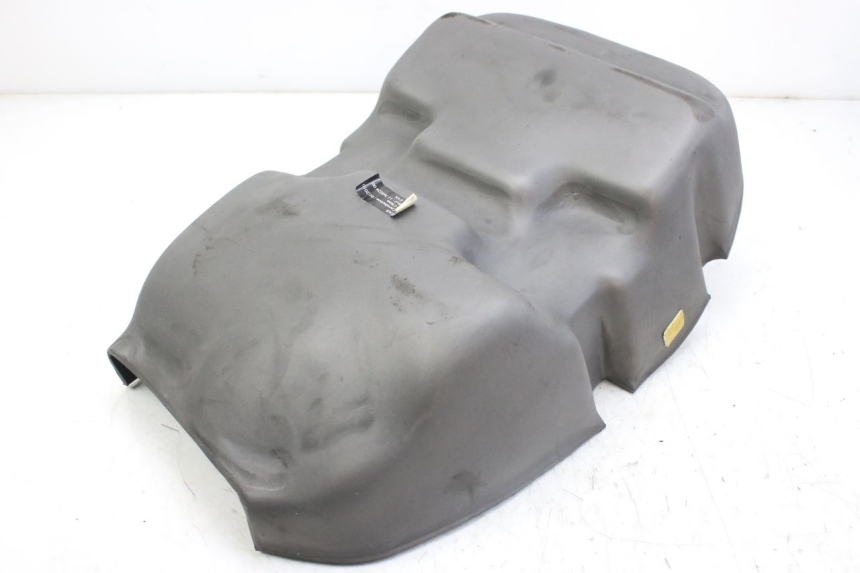 photo de TRUNK CARPET PEUGEOT SATELIS 125 (2010 - 2012) - Zoom on usage condition