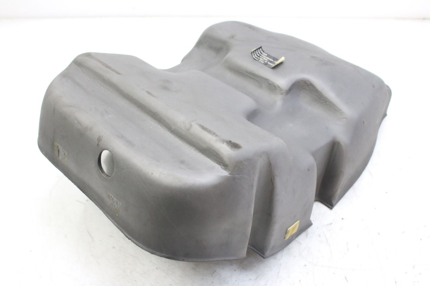 photo de TRUNK CARPET PEUGEOT SATELIS 125 (2010 - 2012) - Technical close-up