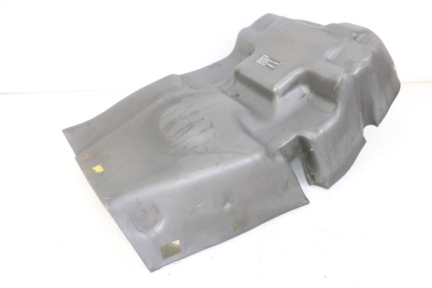 photo de UNDERSEAT CARPET PEUGEOT SATELIS 125 (2013 - 2018) - Technical close-up