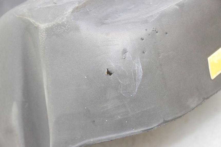 photo de UNDERSEAT CARPET PEUGEOT SATELIS 125 (2006 - 2009) - Zoom on usage condition
