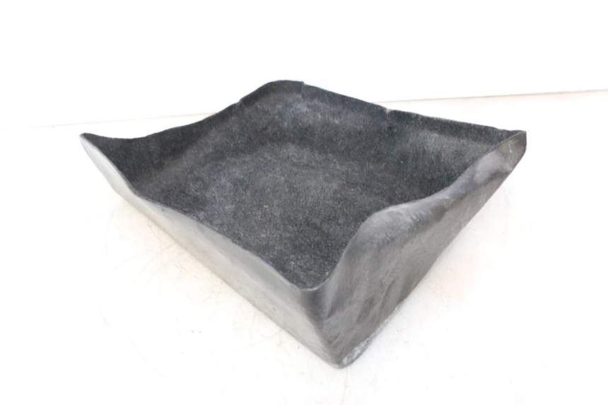 photo de UNDERSEAT CARPET PIAGGIO X9 AMALFI 180 (2000 - 2003) - Alternative perspective