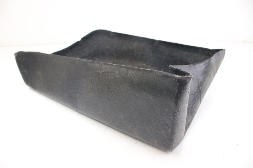 photo de TRUNK CARPET PIAGGIO X9 EVOLUTION 125 (2003 - 2007) - Technical close-up